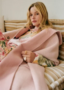 Cape Donovan-Sezane Outlet
